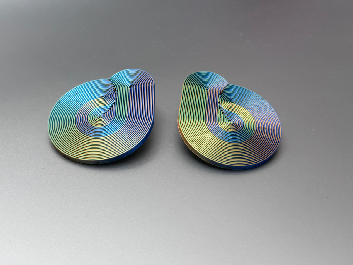 « Symbiose» – Boucles d'oreilles Irisées Graphiques